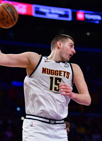 Nikola Jokic realiza números inéditos desde Wilt Chamberlain