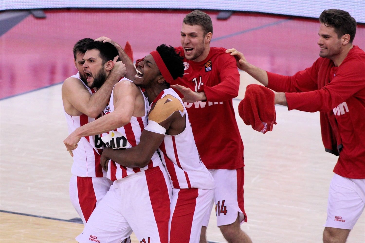 El Olympiacos sigue en su idea de abandonar la liga griega y habría mandado una carta de acercamiento a la liga ABA