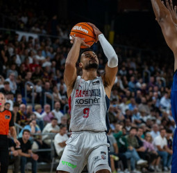 Un aplicado Baskonia se lleva el triunfo del Palau (89-93)