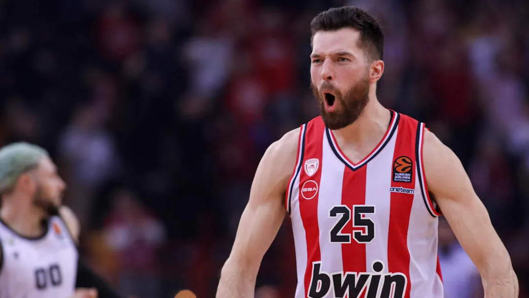 Olympiacos remonta y vence a Virtus, 74-69