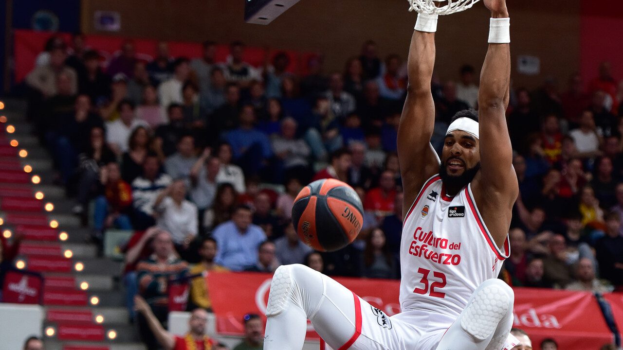 El Valencia Basket logra superar al UCAM Murcia después de un tiempo extra, 77-85
