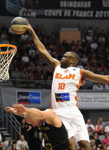 Moustapha Fall, la opción física para el juego interior blaugrana