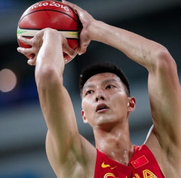Los Lakers quieren traer de vuelta a la NBA a Yi Jianlian