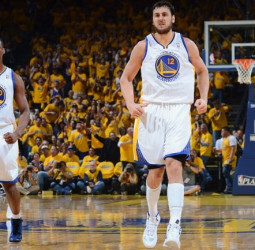 Andrew Bogut, muy cerca de los Warriors