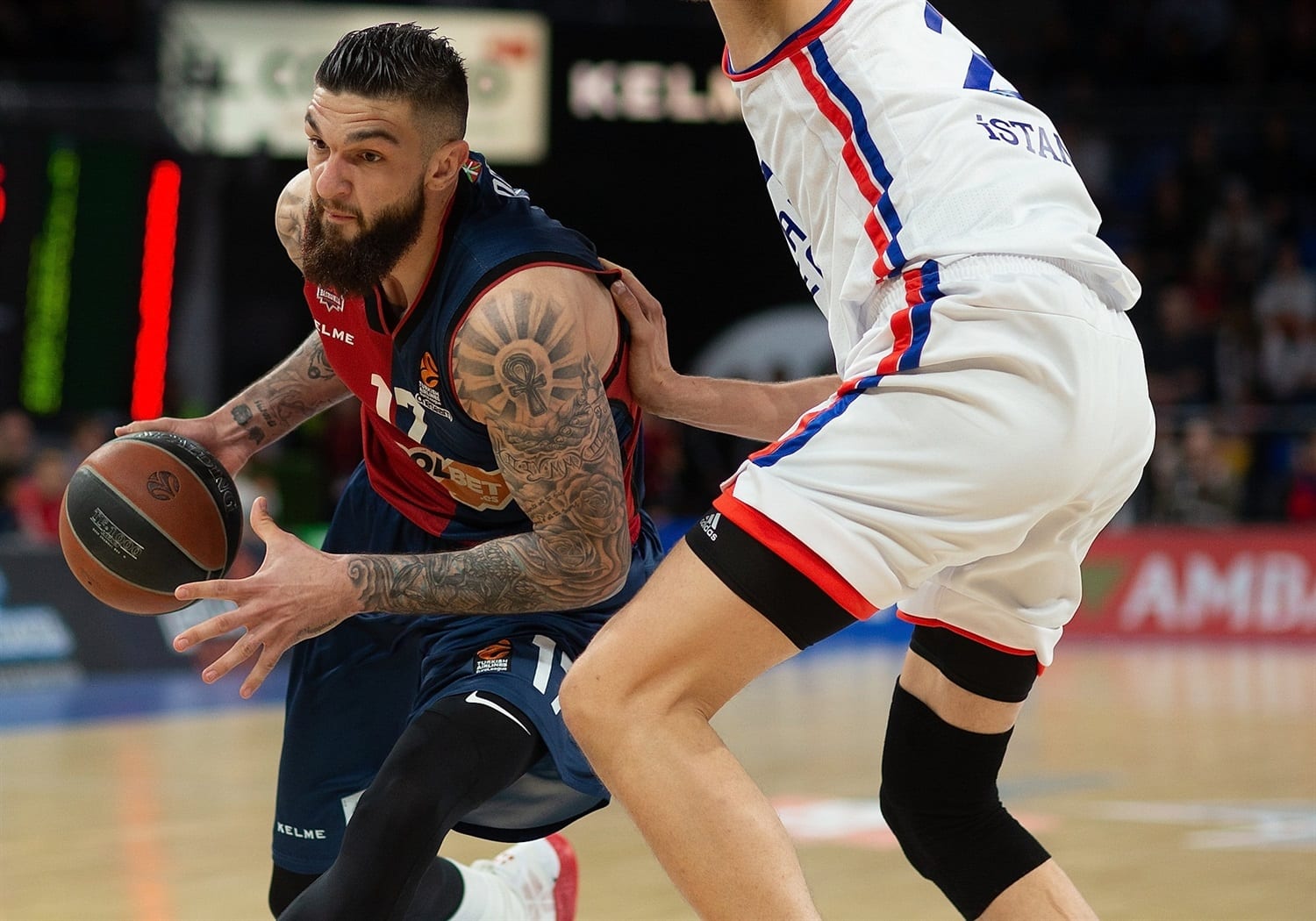 El Baskonia lo deja para el final (92-102)