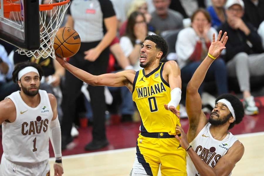 Haliburton pone contra las cuerdas a los Cavaliers, 120-119 [0-2]