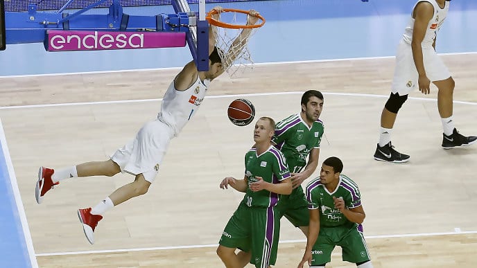 El Real Madrid muestra su potencial ofensivo ante Unicaja (99-85)