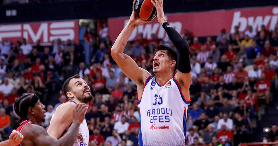 Unicaja Málaga sigue la pista de Derek Willis, que queda libre este verano