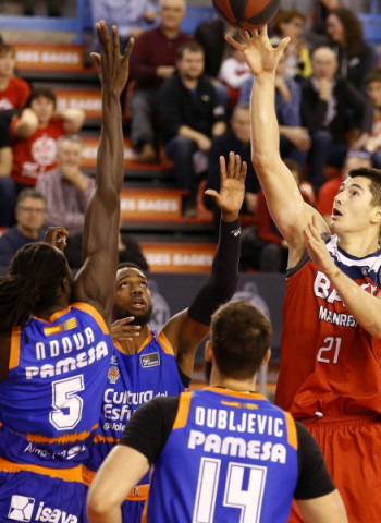 El triunfo en Manresa se le escapa al Valencia Basket en la última jugada (79-76)