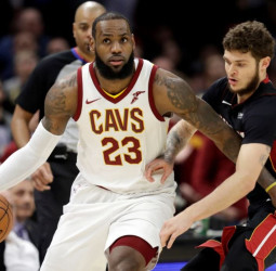 Cavaliers gana con sufrimiento, Celtics borra de la pista a Knicks y Walker se sale