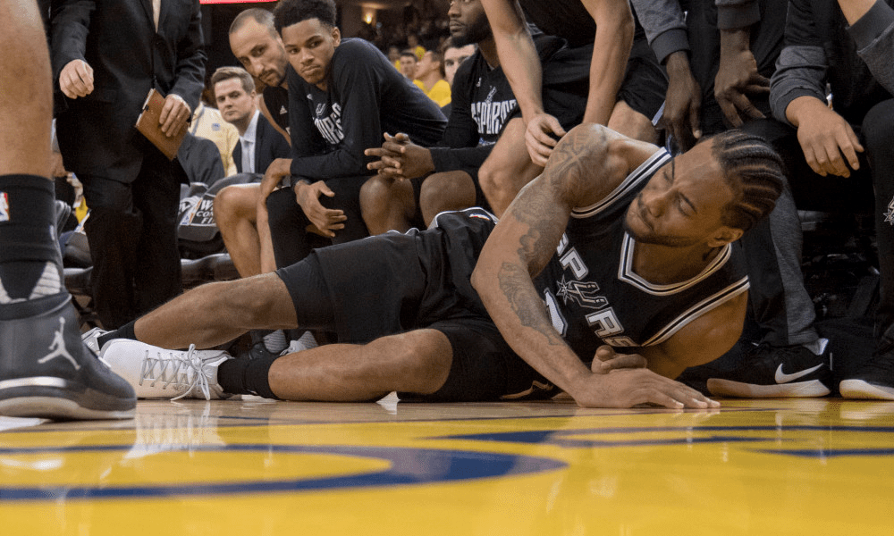 Popovich confirma que Kawhi Leonard se perderá el segundo partido