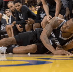 Popovich confirma que Kawhi Leonard se perderá el segundo partido