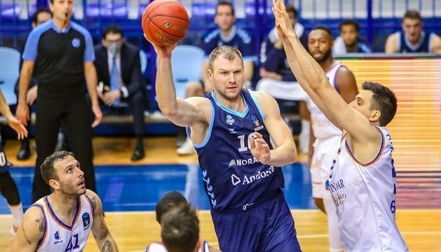 Triunfo de mérito del MoraBanc a Montenegro (71-74)