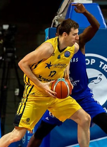 Iberostar Tenerife muestra su potencial ante el Neptunas Kleipedas (90-67)
