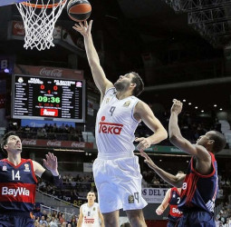 Reyes sufre un esguince en el hombro derecho