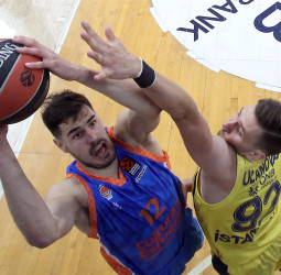 El Valencia Basket continúa su luna de miel con la EuroLeague (86-90)