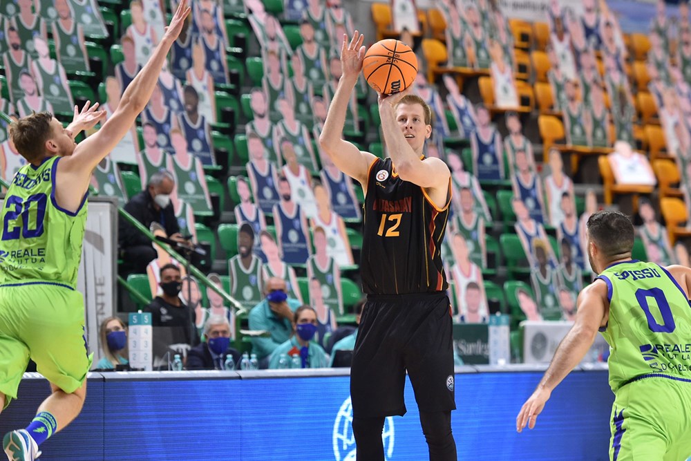 El Nanterre se refuerza con el ex acb Brock Motum