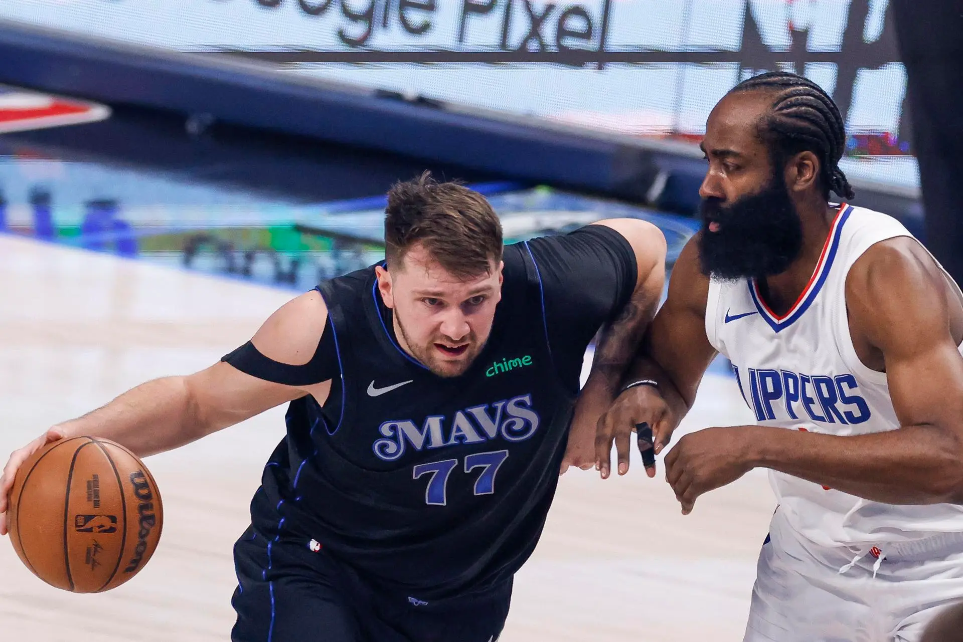 Doncic e Irving llevan a los Mavericks a la siguiente fase, 114-101 [2-4]