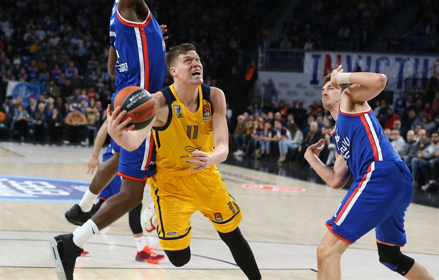 El Anadolu Efes, a velocidad de crucero ante el Khimki (101-82)