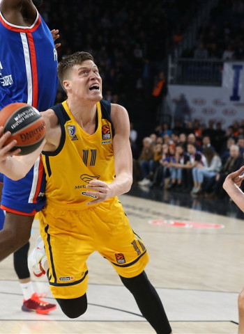 El Anadolu Efes, a velocidad de crucero ante el Khimki (101-82)