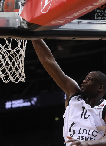 El Olympiacos negocia el fichaje de Moustapha Fall
