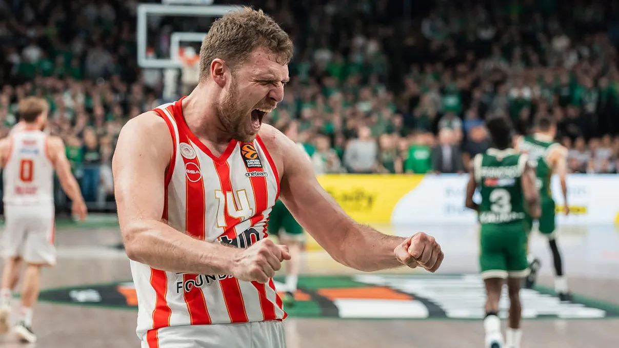 Olympiacos gana en Kaunas en un partido con dos mitades, 85-92