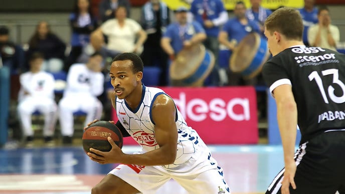 El Delteco GBC gana y ya está fuera de la zona roja (85-72)