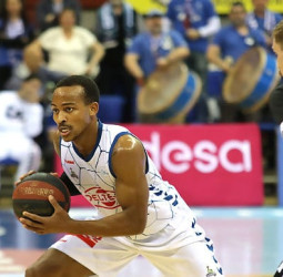 El Delteco GBC gana y ya está fuera de la zona roja (85-72)