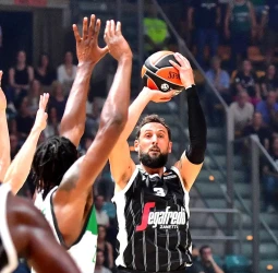 Zalgiris remonta y se impone en Bolonia (79-82)