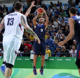 Francia se lleva un apasionante partido ante Serbia (76-75)