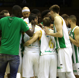 Un tiro libre de Randle encarrila la salvación para el Coosur Betis (88-87)