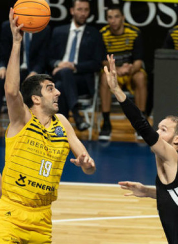 Iberostar Tenerife vence a un combativo Nizhny Novgorod (81-67)