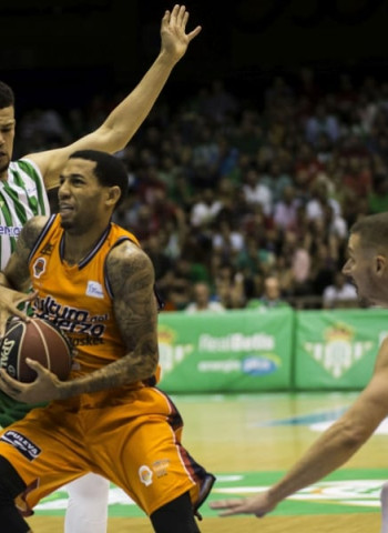 Estreno y victoria del Valencia Basket en Sevilla (80-90)