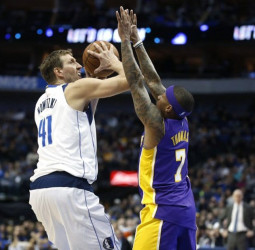 Mavericks puede con Lakers y Chandler & Barton lideran a los Suns
