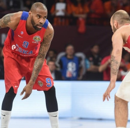 El Anadolu Efes se une a la puja por Aaron Jackson