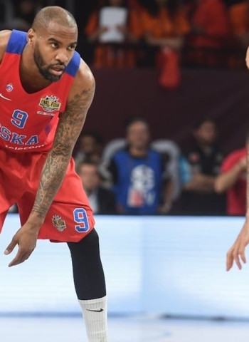 El Anadolu Efes se une a la puja por Aaron Jackson