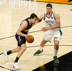 Dario Saric se rompe la rodilla derecha