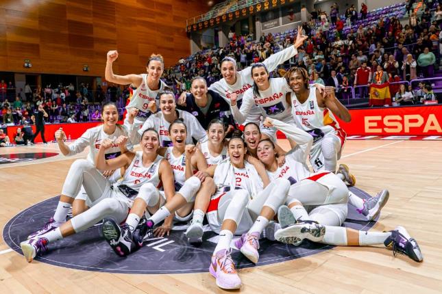España derrota a Hungría y consigue el pasaporte al Eurobasket 2023 (77-66)