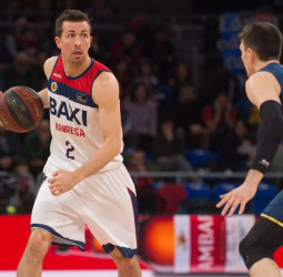 El BAXI Manresa logra un triunfo agónico en Vitoria (79-80)