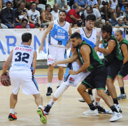 El Rio Natura Monbus Obradoiro se impone en el Memorial Quino Salvo (77-69)