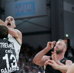 El Panathinaikos de Pascual se estrena con una apurada victoria ante el Brose Baskets (83-84)