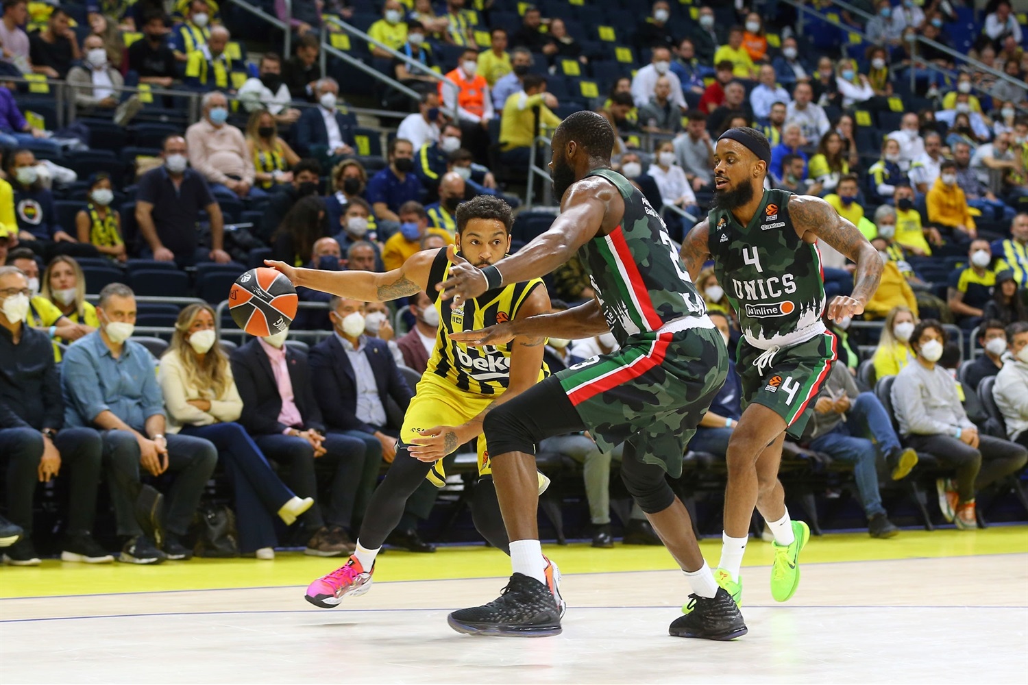 Fenerbahce domina al Unics Kazan (80-41)
