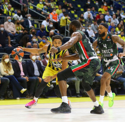 Fenerbahce domina al Unics Kazan (80-41)