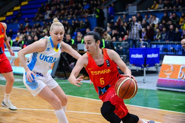 España vence en el partido más difícil de la clasificación (68-72)