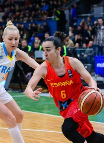 España vence en el partido más difícil de la clasificación (68-72)
