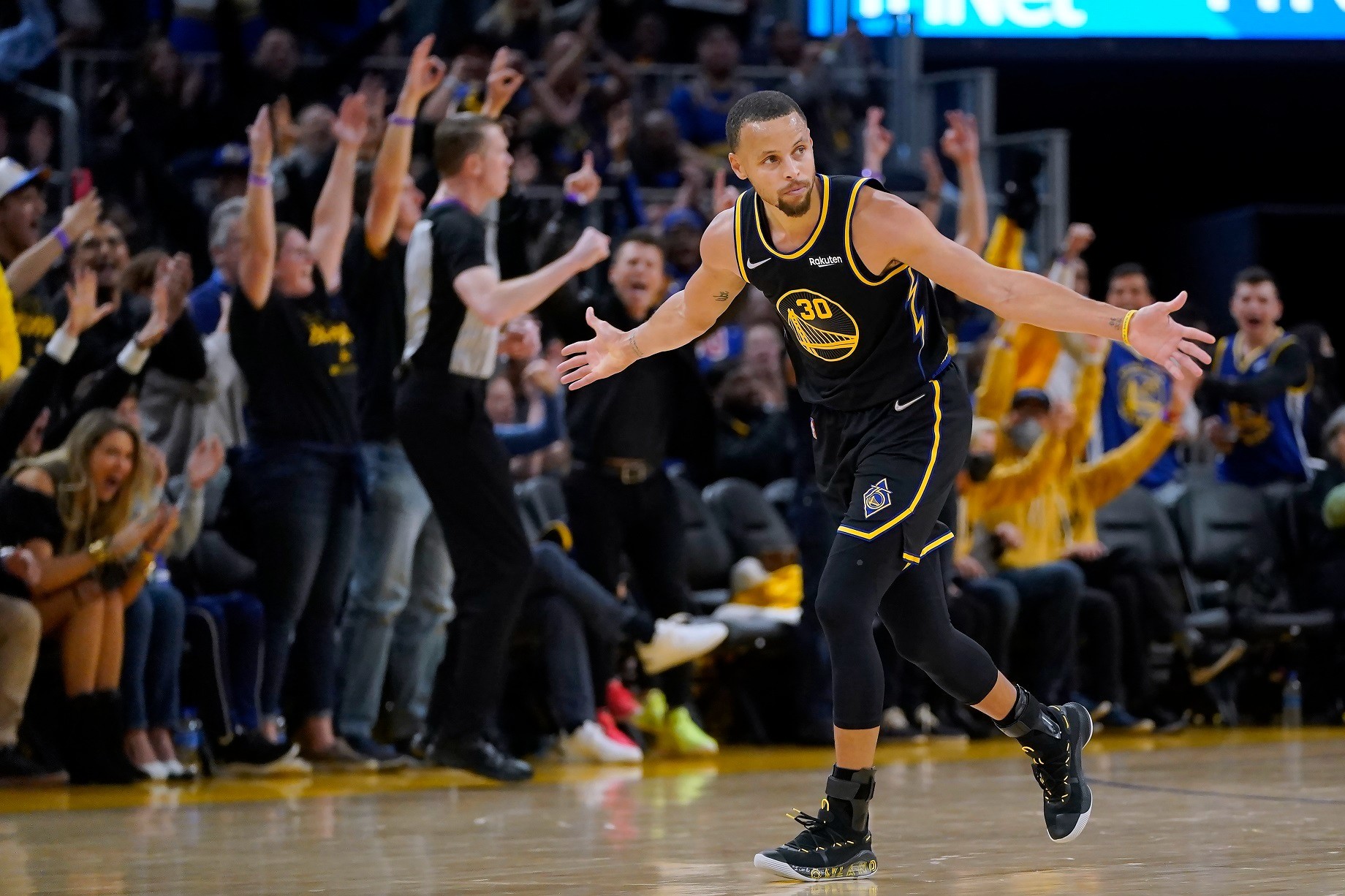 [1-0] Los Warriors golpean primero (107-123)