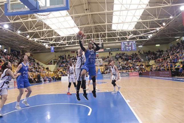 Moss vuelve a lo grande y Avenida sigue intratable