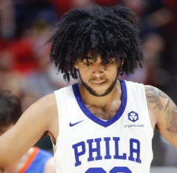 Izan Almansa seguirá en la organización de los Philadelphia 76ers