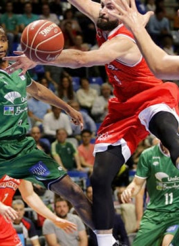 Unicaja vence a un Manresa que desciende de categoría (91-75)