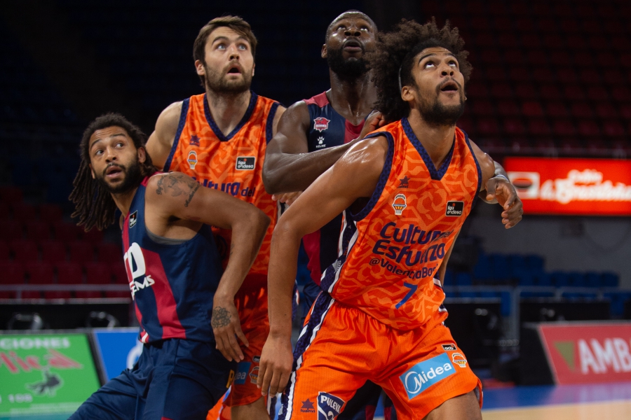 La Liga Endesa regresa a la Fonteta con un partidazo ante el TD Systems Baskonia